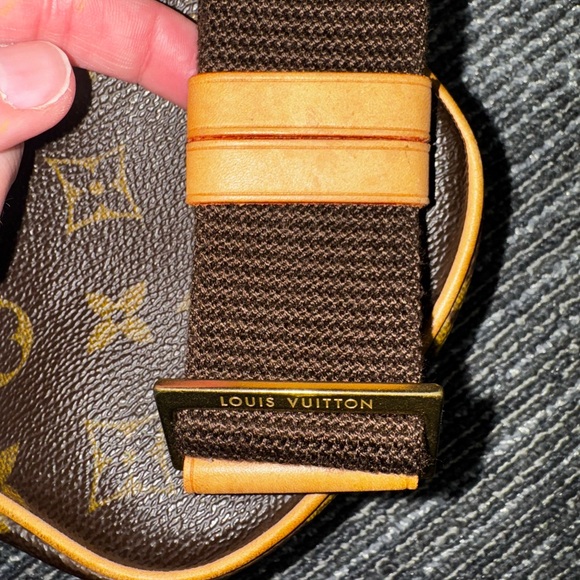 LOUIS VUITTON MONOGRAM POCHETTE GANGE BUM BAG CROSSBODY - Picture 13 of 16